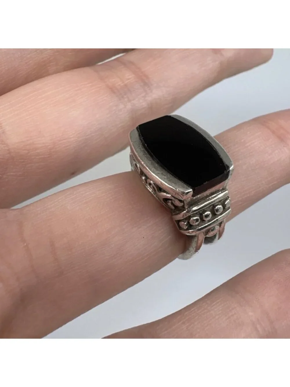 Black Onyx Scroll Beaded Shoulders Ring Sterling Silver 925 Size 5.5
